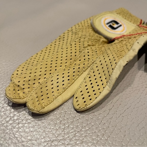 NWT Vintage Foot-Joy “The Sta-Sof” Soft Yellow Air Cooled Left Hand Golf Glove. - Picture 7 of 12